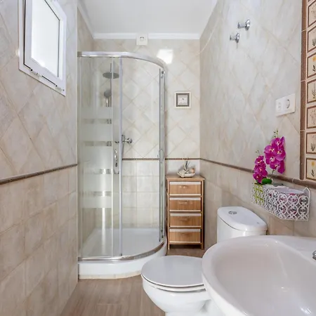 Maite Nerja